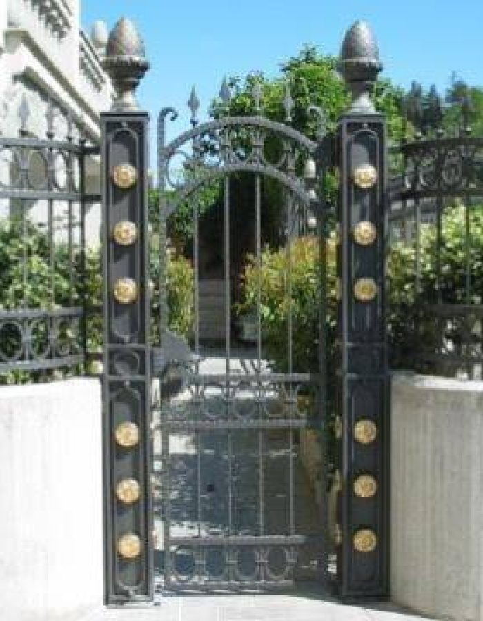 Porta cancello in ferro