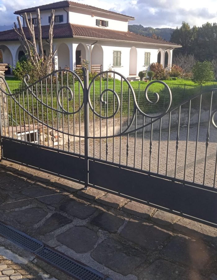 M.B. Artigianferro – Cancello in ferro battuto